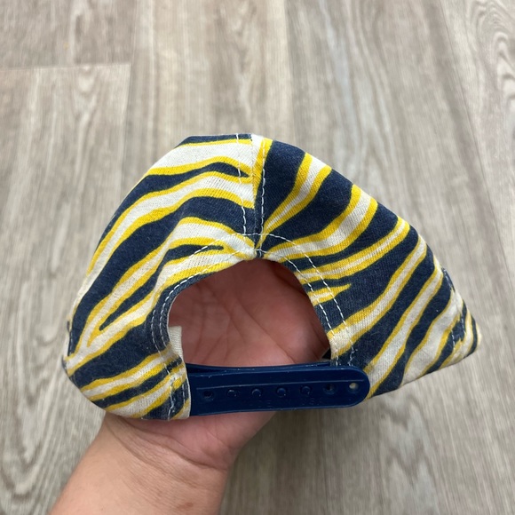 Cal State Unique wavy hat blue yellow SnapBack - Picture 2 of 8